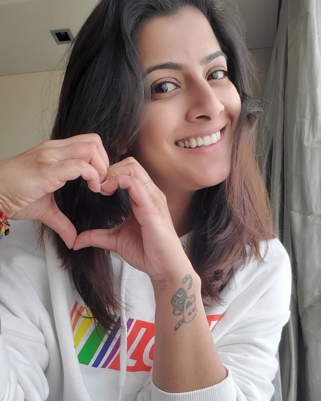 Actress Varalaxmi Sarathkumar New Instagram Pics